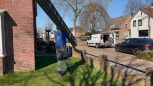 Schoorsteen onderhoud Winterswijk ladder bus
